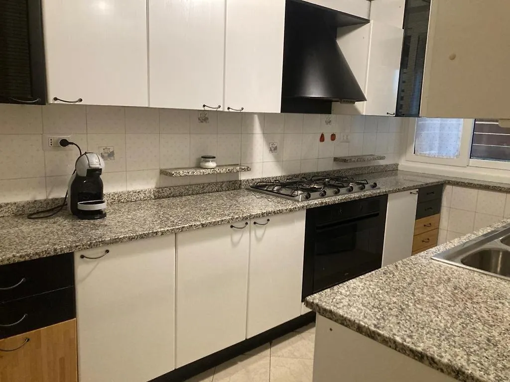 Fairome Apartment 2 Pini