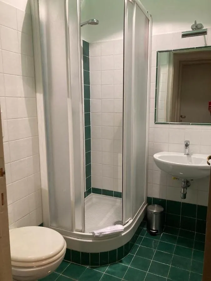 Fairome Apartment 2 Pini
