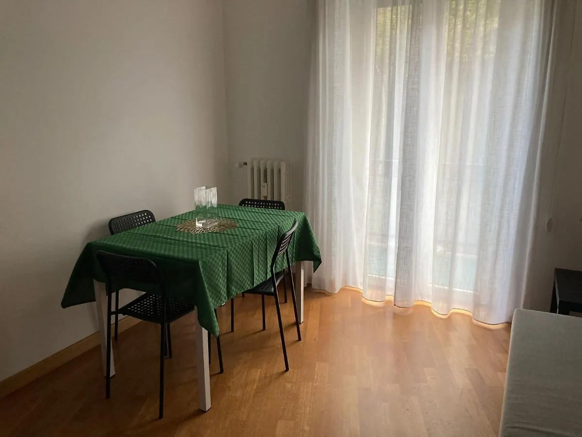 Fairome Apartment 2 Pini