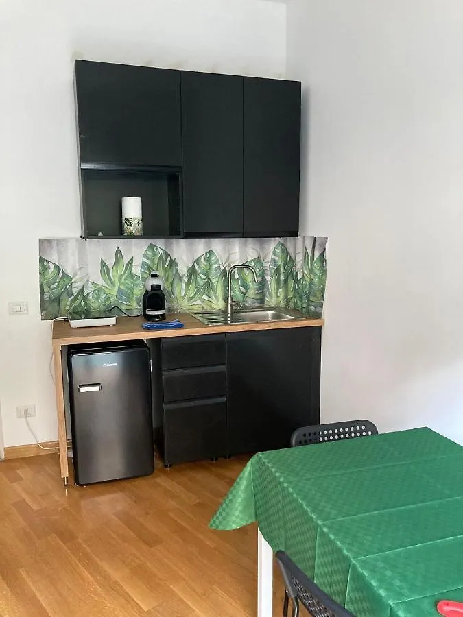 Fairome Apartment 2 Pini